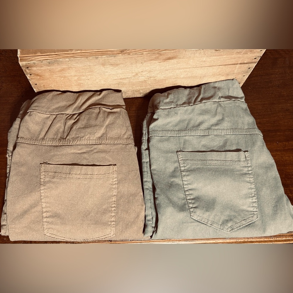 MADE IN ITALY Women’s Elastic Waist Pants Skinny 2 Pair Beige and Gray